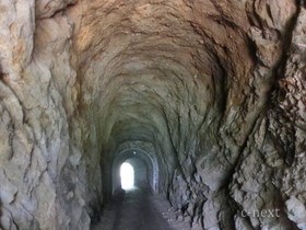[写真]トンネル内部
